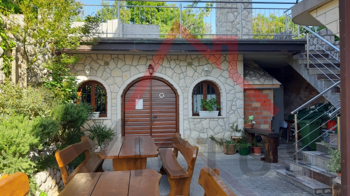 CRIKVENICA - Haus mit Pool und offenem Meerblick